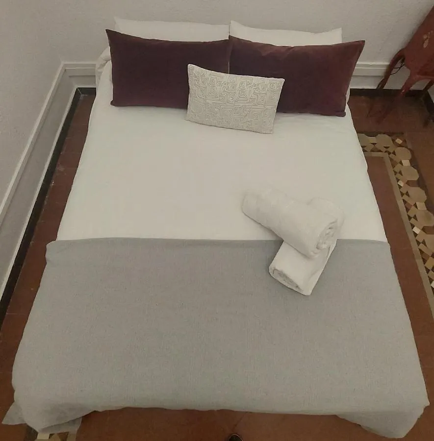 Efate Rooms Barcelona Spain